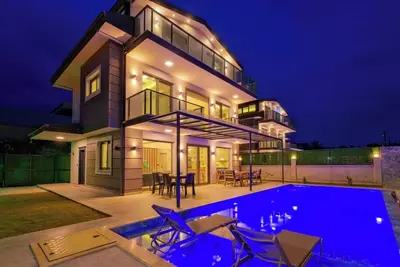 Image de 4+1 Villa suitable for large families and groups of friends / Villa-14262\n