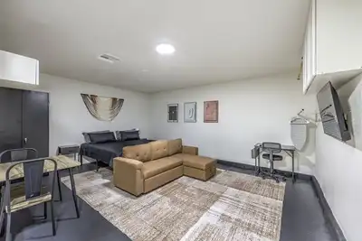 Image de Elegant Private Studio! Sleeps 4! 10Min to Strip