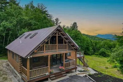 Image de Cozy White Mountain Retreat!