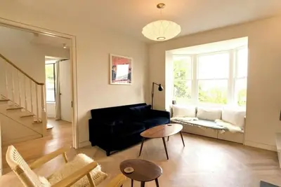 Image de 1 Avonside, Bantham in South Devon, only a short walk from beach, stunning views