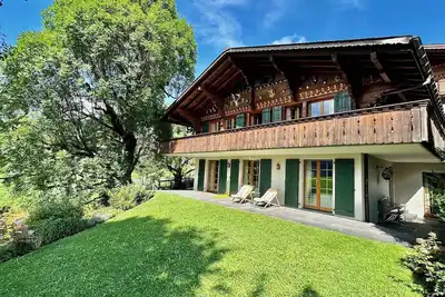 Image de Gstaad Gem: Best Alps View & Serene Pond