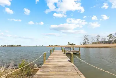 Image de Cozy Sunrise Waterfront 2-bedroom Cottage & Dock. Serene Point Lookout/Scotland