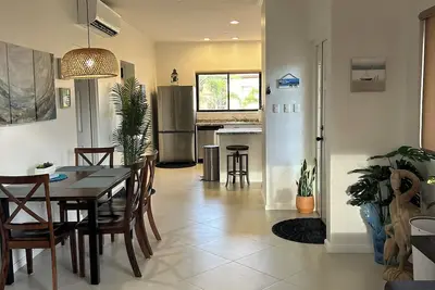 Image de New Gold Coast Condo Oasis!