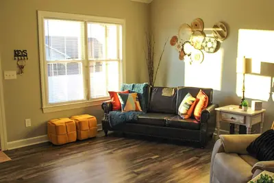 Image de Charming 2-bedroom house in Savannah. Be our guest!