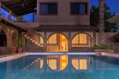 Image de 7bdrm boutique hotel with Ac, WiFi, heated pool convenient location.