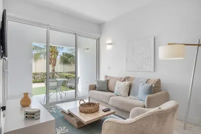 Image de Tropical 2br Condo! Pool! Gym! Sleeps 6!