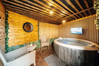 Image de Historical apartment with fireplace and sauna
