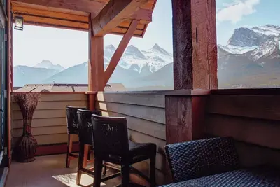 Image de Panoramic Mountain View Condo