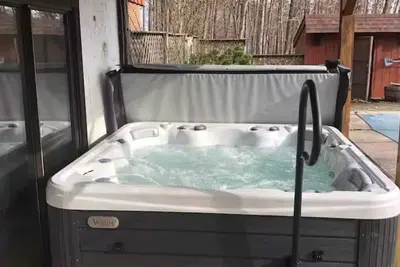 Image de Cozy 3-bedroom chalet in charming Nescopeck with Ac, WiFi, Hot Tub, King Beds