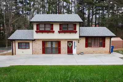 Image de Spacious 4-bedroom house 8 Mins from Downtown Raleigh