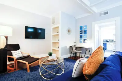 Image de 2br The Cardinal A! Montrose, Downtown, Medical Center