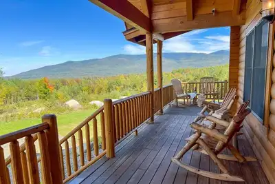 Image de Luxury Lodge in Nh: Ski-Hottub-Pool Tbl-Yoga-Hike