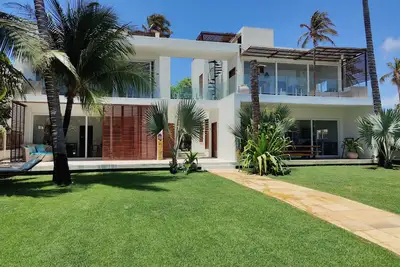 Modern apartment in a small scale exclusive condominium Guajiru beach. (apto#1).
