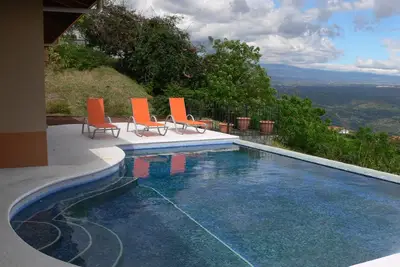 Image de Beautiful house, views, pool, best climate