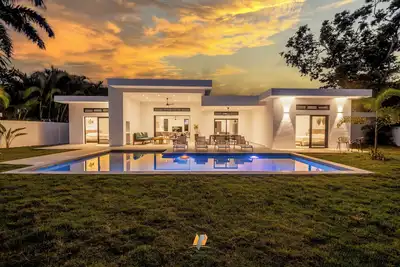 Image de Villa Los Amigos 4 Ch A/C - 9 personnes / 2 minutes plages / Piscine Privee Wifi