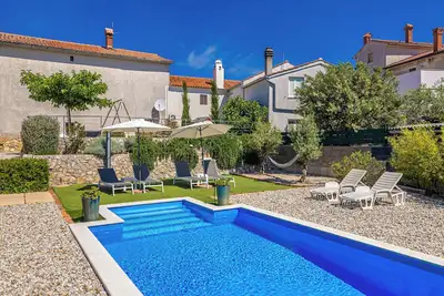 Image de Pet-Friendly Holiday Home Mare with Pool – Perfect Family Retreat