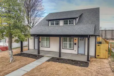 Image de Sleek New Townhome - Gated Pkng, Close 2 Dt