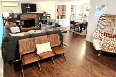 Image de Newly Renovated Charmer