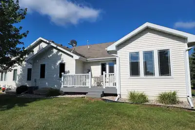 Image de Minutes from Eaa grounds and closer to shopping/dining/ transportation/medical