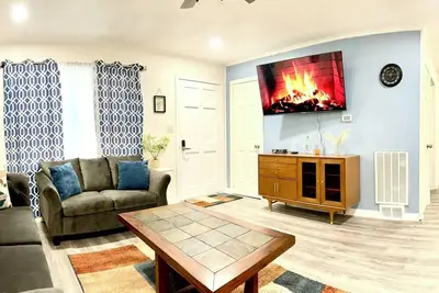 Image de Cozy Thomasville Stay-Fast WiFi & Private Carport