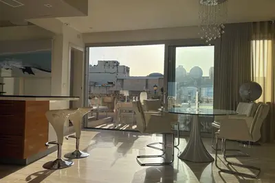 Image de Penthouse with Jacuzzi & Panoramic Views- Heart of Valletta