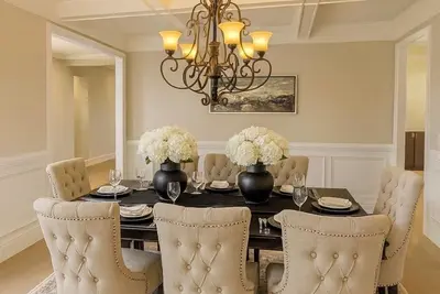 Image de Spacious 5-bed fully furnished home in welcoming Evans