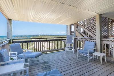 Image de Shore Fun - 3 Bedroom Oceanfront Condo in Kill Devil Hills, Perfect for up to 6 Guests