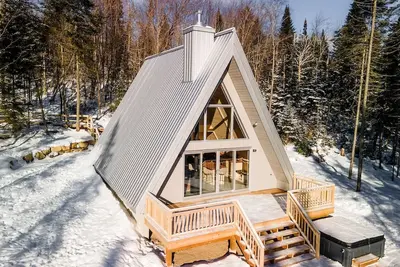 Image de Canadian Classic | Spa • Sauna • Fire • Forest