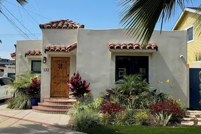 Image de Newly remodeled 3-bedroom house with Ac in Coronado, 1 block from the Bay