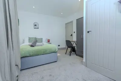 Image de Cozy House In Medway-Sleeps10-Garden-FreeParking