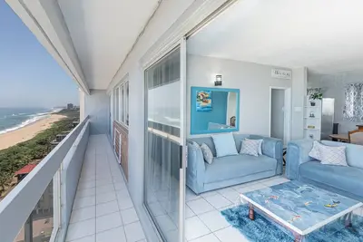 Image de Charming 2-bedroom beachfront apartment with WiFi in Amanzimtoti