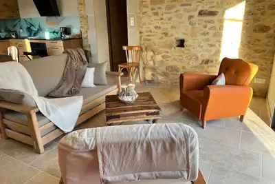 Appartement 'Tilleul Enchanté' avec terrasse privée, jardin privé et climatisation