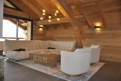 Image de Appartement situé aux Coteaux de l’Altiport à l’Alpe d’Huez, skis aux pieds,