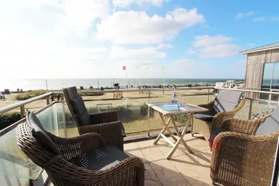 Image de Brightly designed apartment in an excellent location with sea views