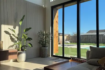 Image de Super, villa de vacances proche de Bordeaux avec salle de cinéma et piscine