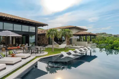 Image de Las Casitas Kupuri: 12br Villa + Chef & Golf Cart