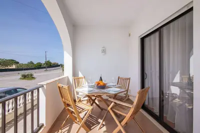 Image de Appartement spacieux T2 avec terrasse privée, Wi-Fi et climatisation