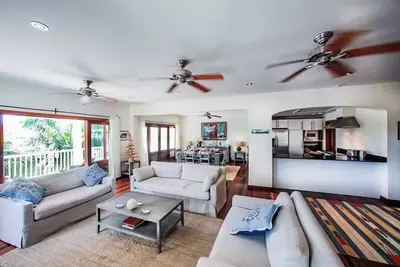 Image de Nonsuch Bay 3 bedroom duplex private apartment\n\n