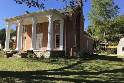 Image de Spacious Historic 4 bed 2 bath Home close to Atlanta and State Parks