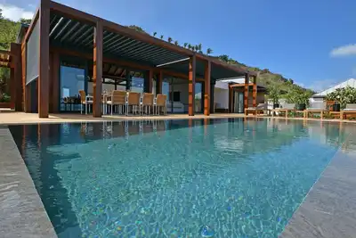 Image de Contemporary Villa on a Hillside