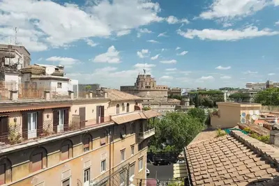 Image de Renaissance views: Penthouse near Castel Sant'Angelo & St. Peter's Basilica