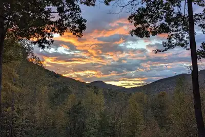 Image de Perched on a hill for amazing views, this is your next Vermont getaway.