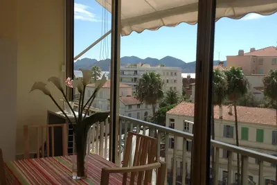 Image de Studio 40 m2 Quartier Suquet, tout accessible à pied, Wifi, clim, terrasse, parking