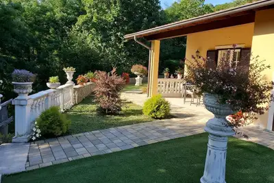 Image de Luxurious 2-bedroom villa with private pool, Ac, WiFi, Vineyard in Tuscany