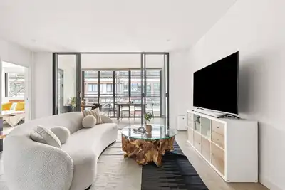 Image de Ivory Cove Coastal Elegance by the Beach