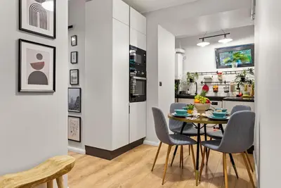 Image de Charming & Cozy 2 Bd apt, Ultracentral with WiFi, Ac, across Chabad in Bucharest