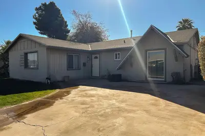 Image de Centrally located older 4-bedroom house in lovely Yuma