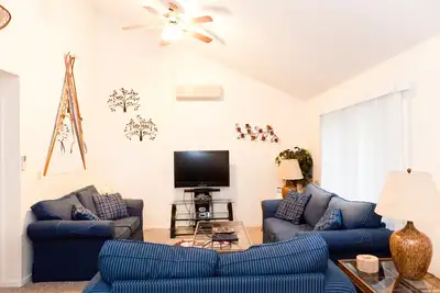 Image de Official Seasons Rmc Condo - 1 bedroom + loft - sleeps 7 - No Fees