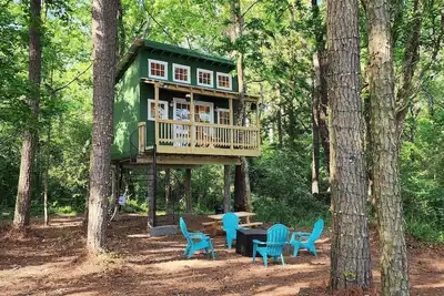 The Waverly Tree House