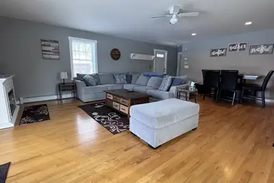 Image de Island Pond Apartment on Vast Trail – 3br, 2ba